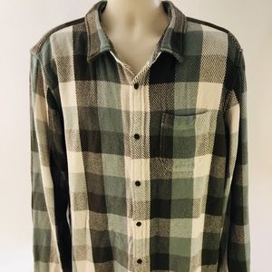GAP Mens Green plaid shirt XL